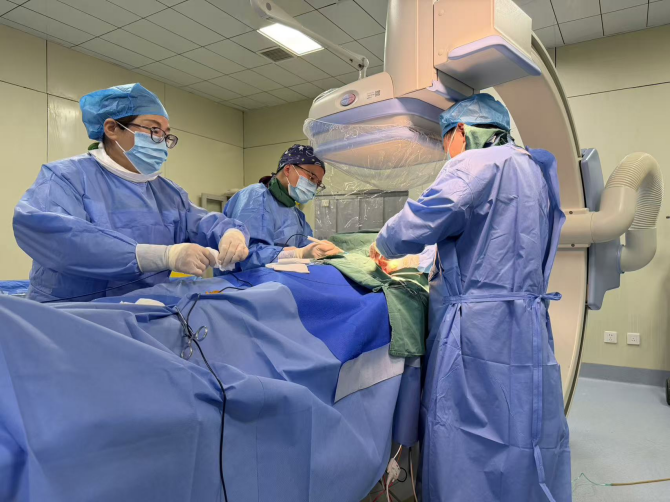 心衰治疗实现新突破——南充市身心医院成功实施首例CRTD植入术