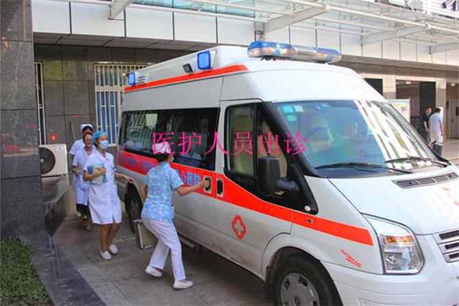 医护人员出诊.jpg